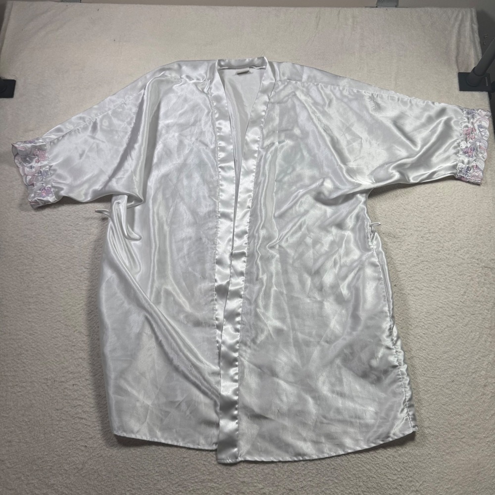 Shirley of Hollywood Robe Womens OS White Good Satin Floral Embroidered Kimono